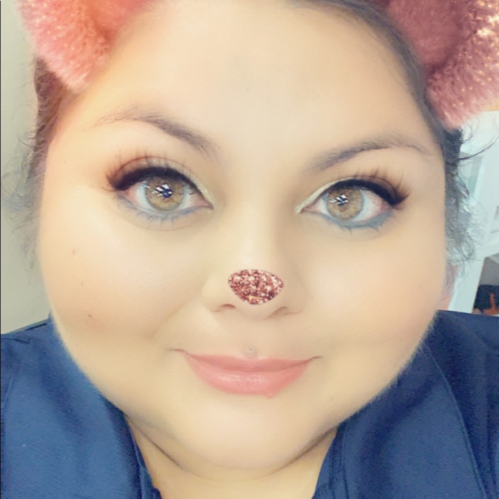 Meet your Posher, Victoria